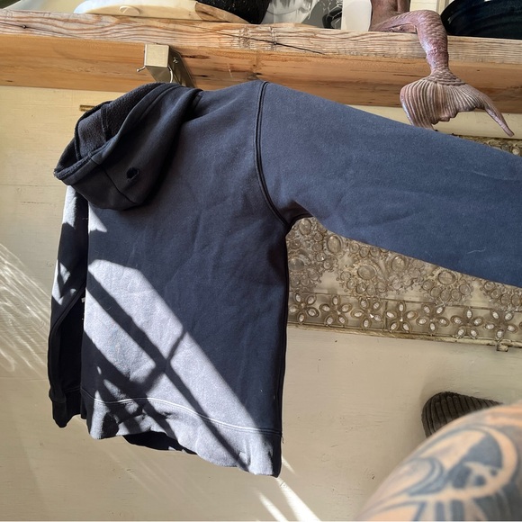 Size 8-10 kids carhartt hoodie - Picture 5 of 9